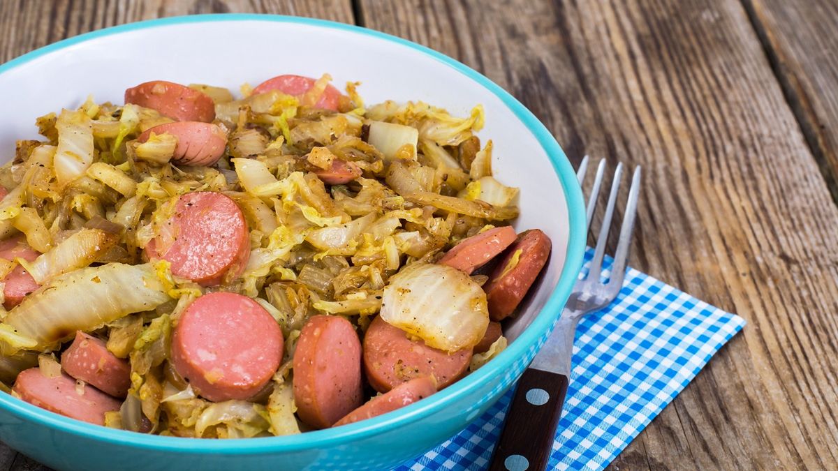 Młoda kapusta po wiejsku. W moim domu to hit każdej wiosny