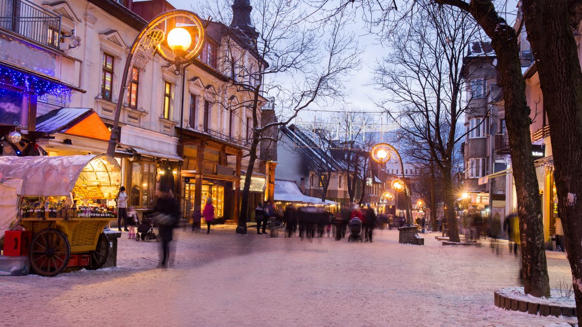 Turyści kupują pluszowe kapibary
