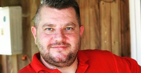 Rok temu odszedł z programu. Pokazał, jak dziś zarabia na życie