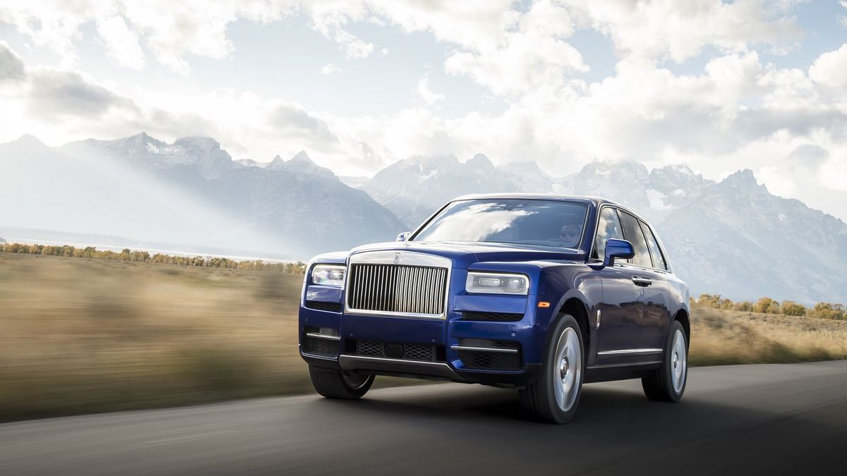 Cullinan jak większość luksusowych SUV-ów okazał się sprzedażowym hitem.