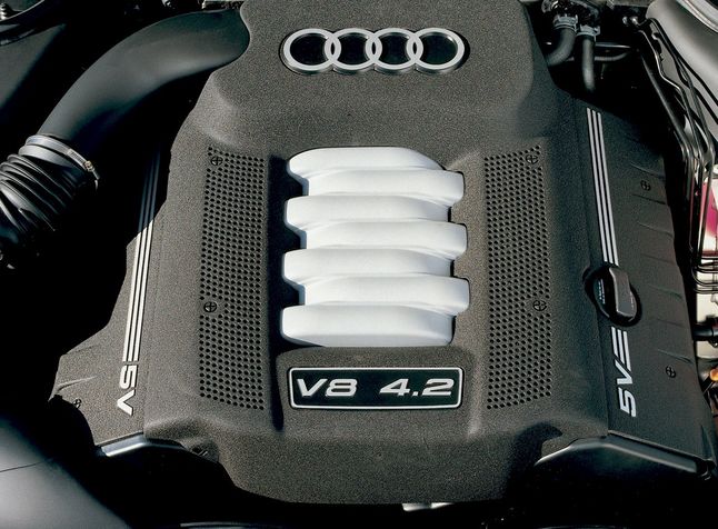 Silnik Audi 4,2 V8
