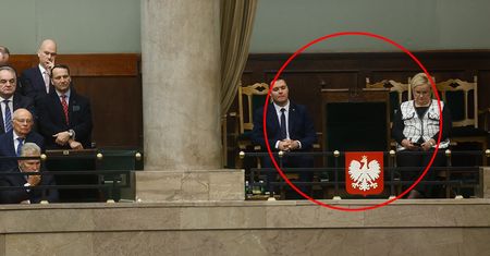 Tusk przemawia, Dudy nie ma w Sejmie. Oto powód