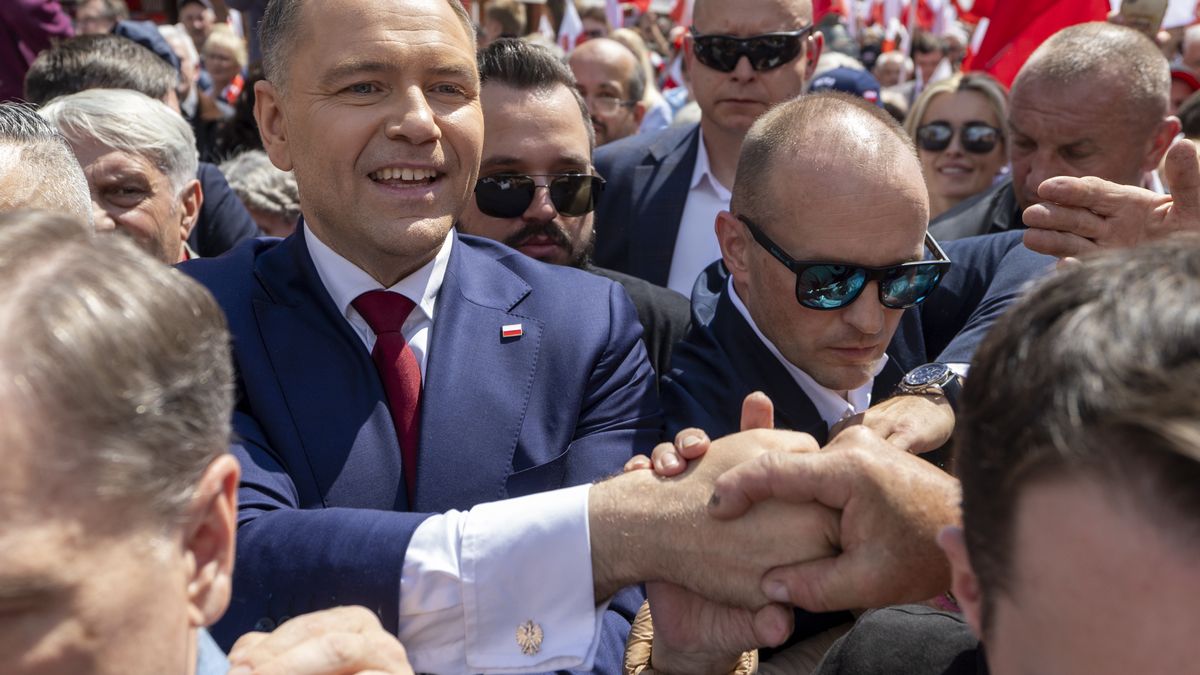 Polish presidential candidate Karol Nawrocki, supported by the Law and Justice party, during the March for Poland to mobilise his voters one week before the second round of the presidential election in Warsaw, Poland, 25 May 2025. (Photo by Andrzej Iwanczuk/NurPhoto via Getty Images)