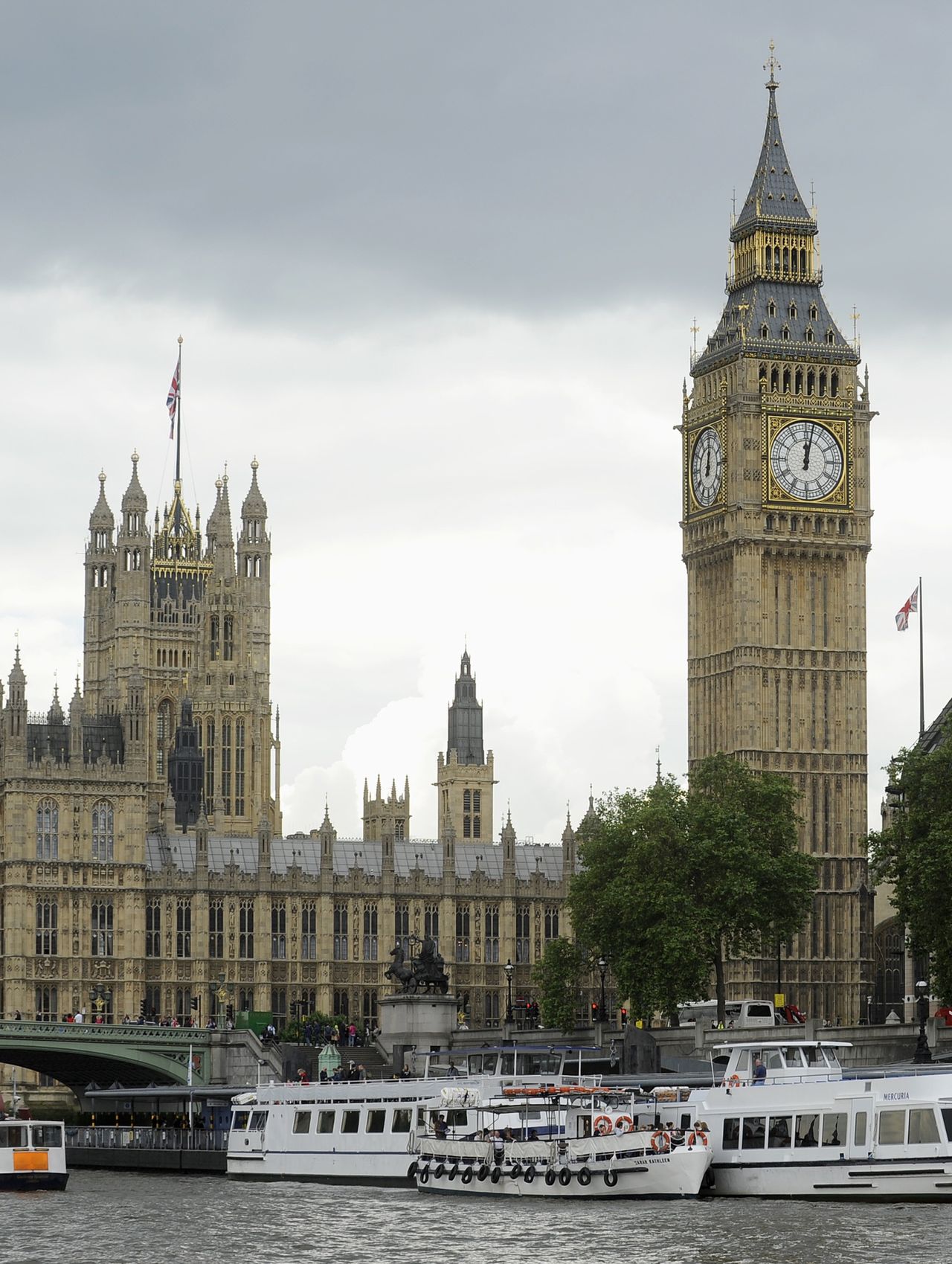 Słynna wieża zegarowa Big Ben w Londynie