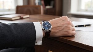 Breitling czy Omega? Dlaczego przedsiębiorcy tak często wybierają właśnie między tymi markami