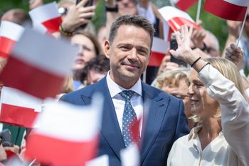"Niech zostanie w domu". Nie chcą Trzaskowskiego na marszu?