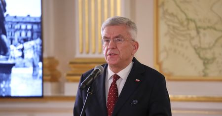 Senator Karczewski po operacji. "Wyłączony z polityki"