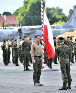 Wrocław. Ostatni żołnierze wrócili z Afganistanu. Witał ich minister Mariusz Błaszczak