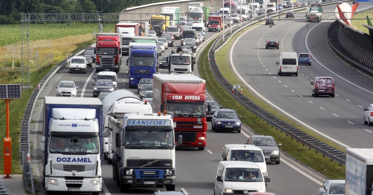 Wielogodzinne utrudnienia na A4 i AOW. Kierowcy, uważajcie
