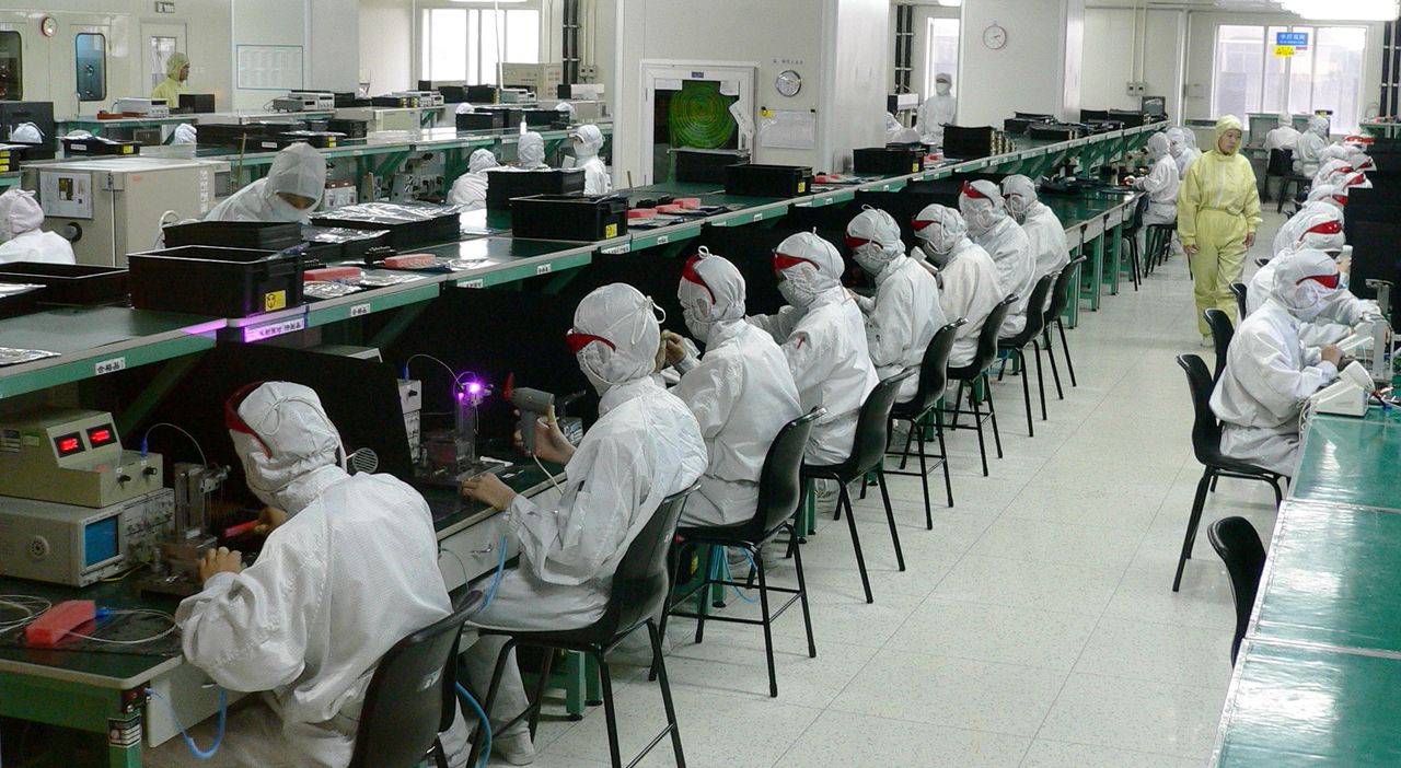 Ciekawostka tygodnia: 10 faktów o Foxconnie, czyli fabryce, w której produkowane są iPhone'y
