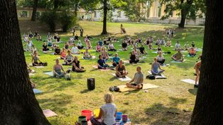 Białystok: Joga w parku, czyli relaks w ogrodach Branickich