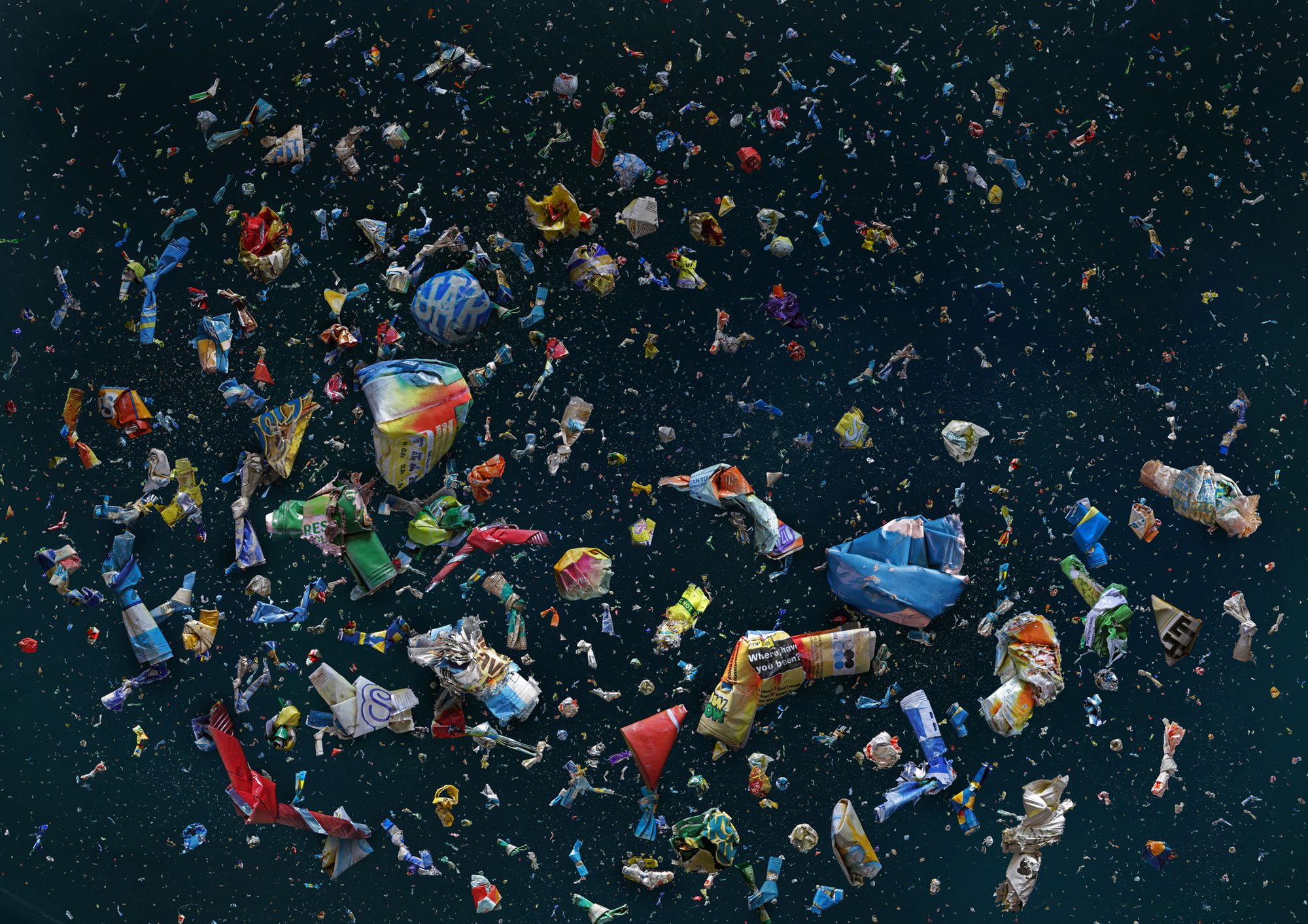 Martwa natura oceanu. Mandy Barker pokazuje, jak plastik zabija świat 3