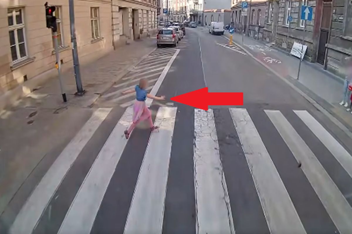 Krok od tragedii na pasach. Dziecko weszło na czerwonym świetle