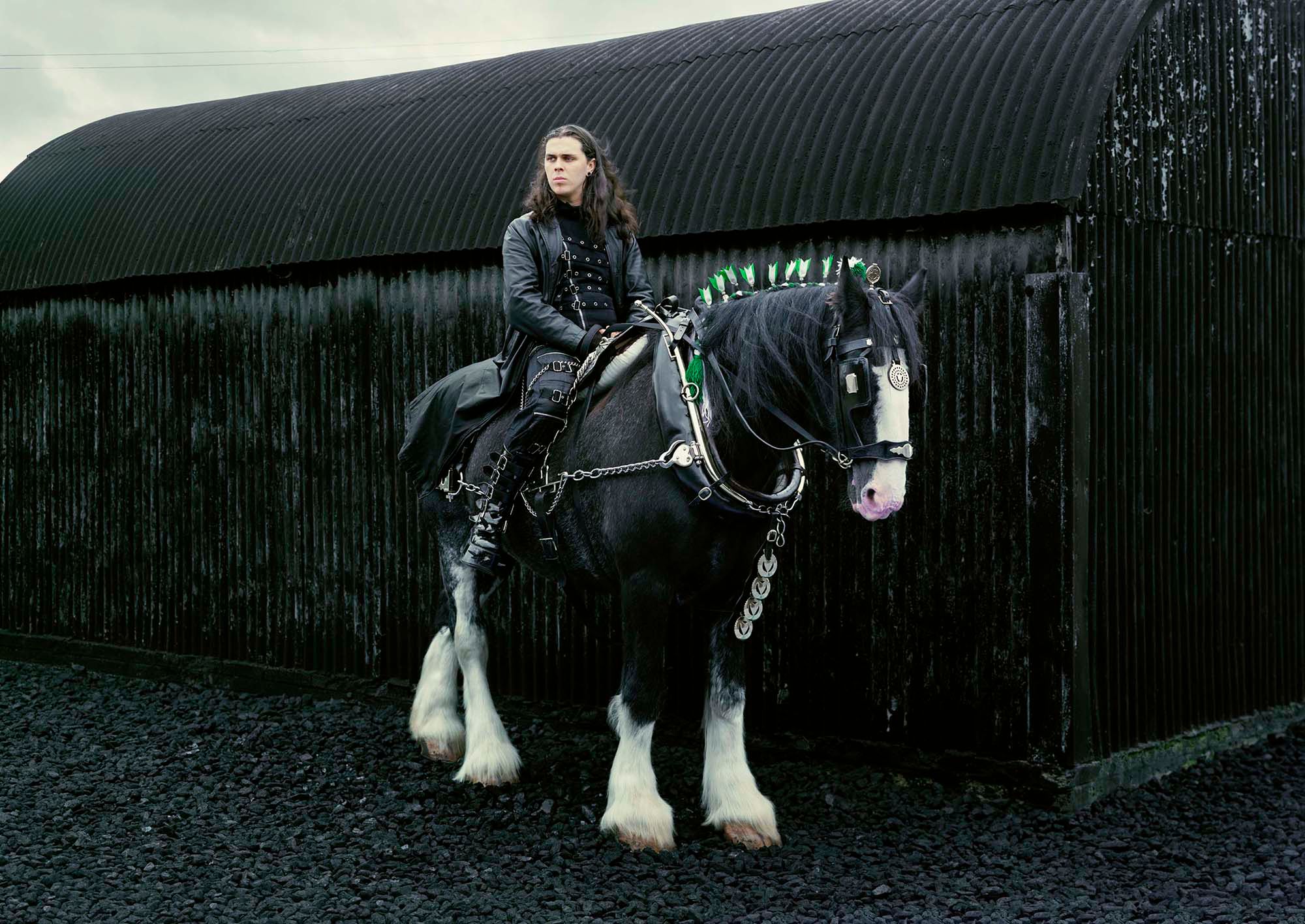 David Stewart prezentuje humorystyczny obraz Wielkiej Brytanii w swoim projekcie „Thirce Removed” 4