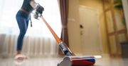Pionowe odkurzacze tanieją. Wygodne, poręczne i takie… amerykańskie
