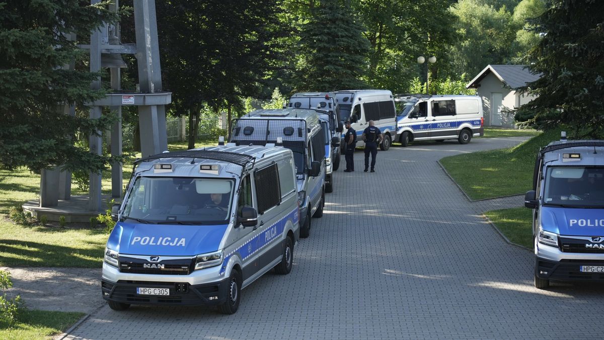 Policja podczas obławy