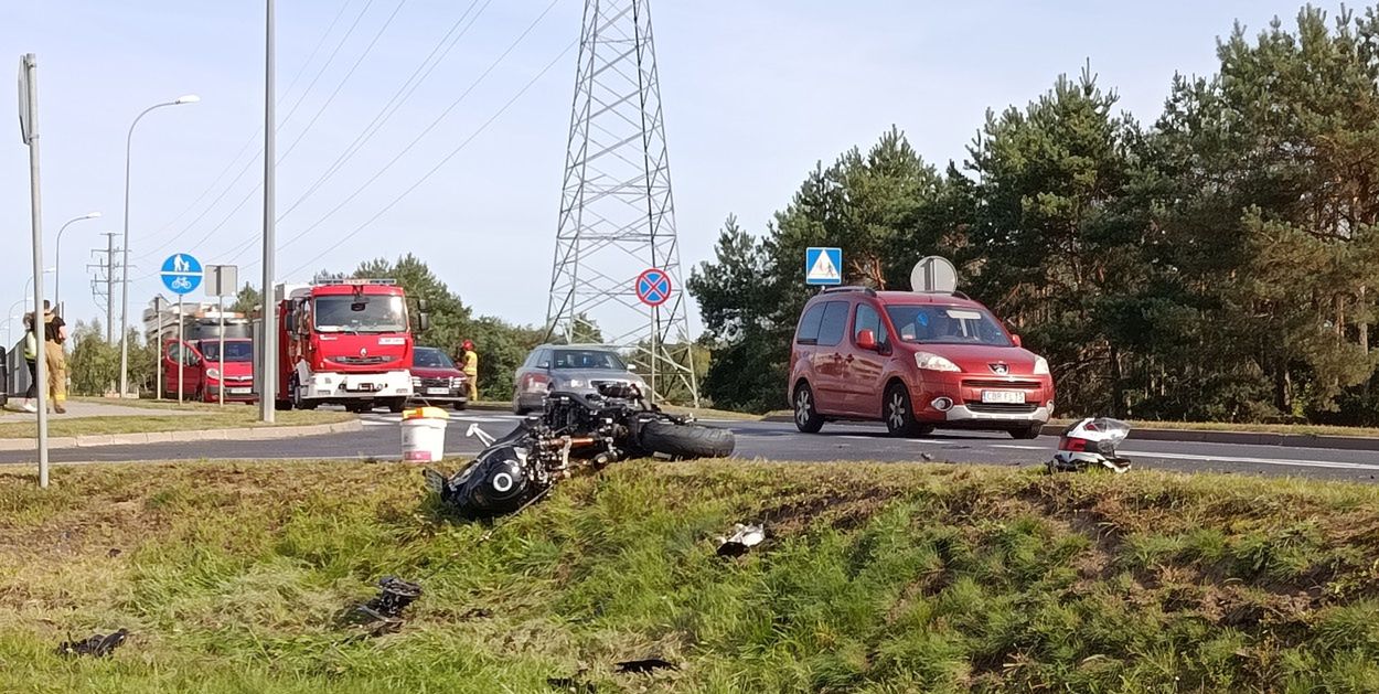 Brodnica: 38-letni motocyklista zderzył się z samochodem przy skręcie