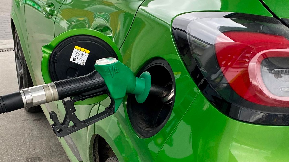 Benzyna tanieje od tygodni. Ten trend może się niebawem odwrócić