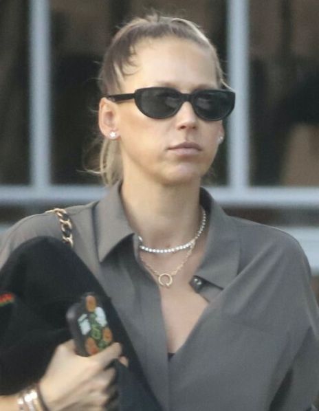 Anna Kournikova z ciążowym brzuszkiem w Miami