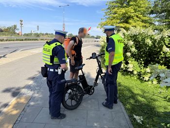 Warszawa: Efekty kontroli pojazdów elektrycznych o wyglądzie klasycznego roweru