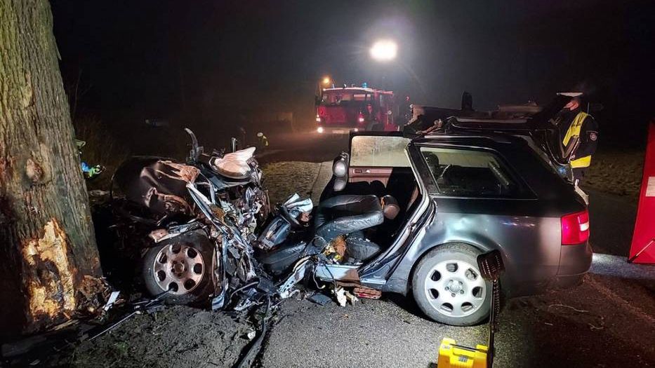 Tragiczny wypadek w Gajewie. Z auta nic nie zostało