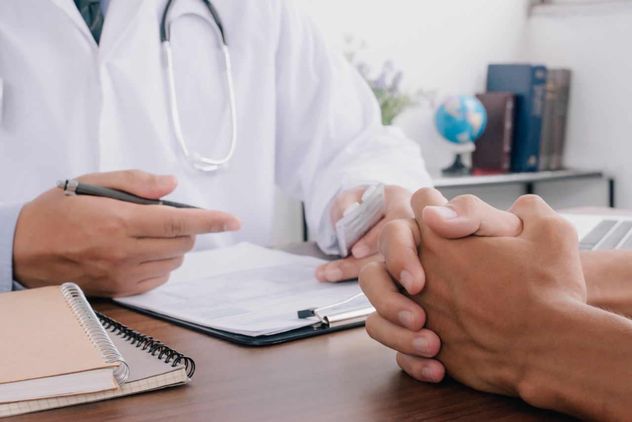 Choroba Refsuma – objawy, przyczyny, leczenie. Dieta w chorobie Refsuma