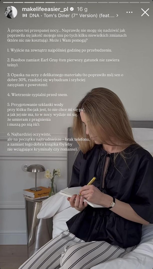 Kasia Tusk w bluzce z wiązaniami 