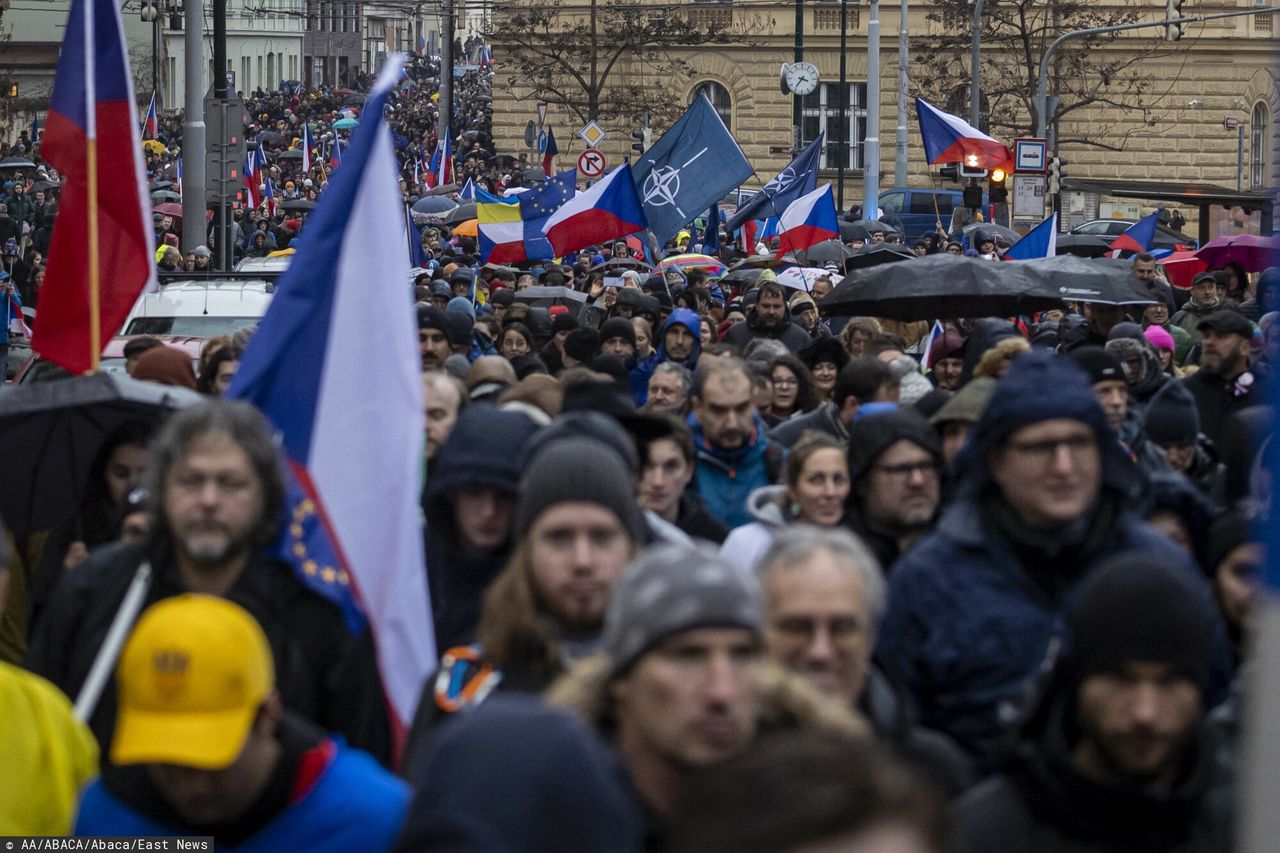 Tysiące Czechów wyszło na ulice. Masowy protest w Pradze