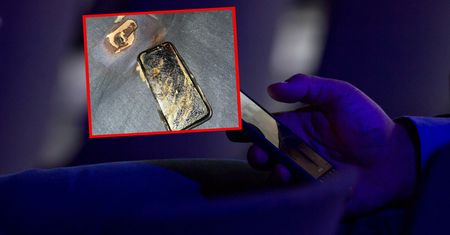 Zostawił do ładowania telefon w łóżku. Alarmujący wpis