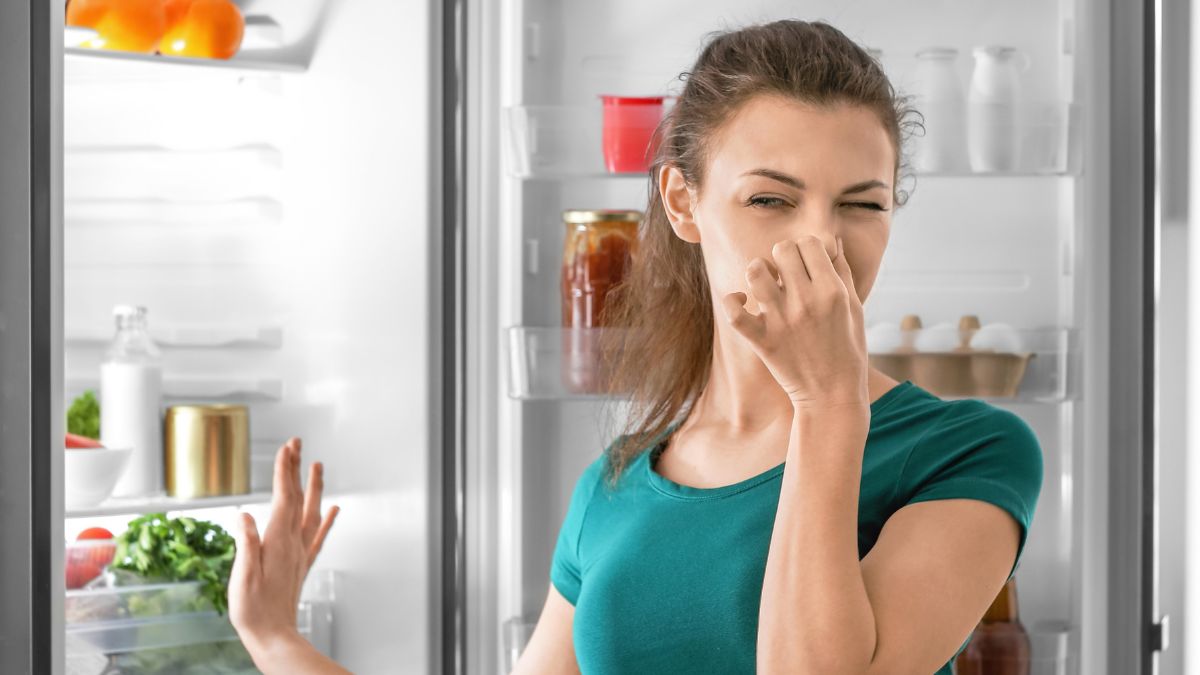 Brzydki zapach z lodówki? Usuń go w prosty sposób