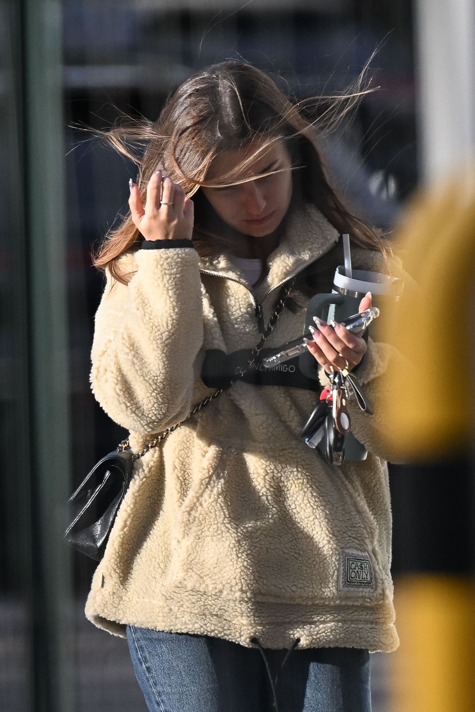 Julia Wieniawa walczy z wiatrem