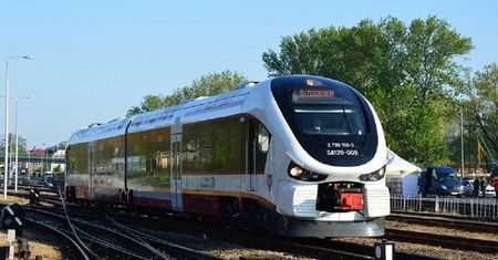 Metry od katastrofy. Dwa pociągi na jednym torze na stacji Ostrów Wielkopolski