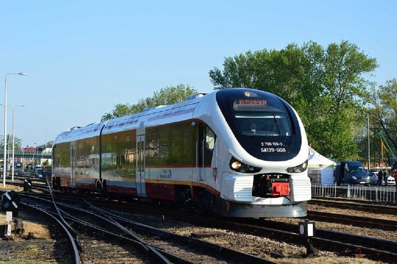 Metry od katastrofy. Dwa pociągi na jednym torze na stacji Ostrów Wielkopolski