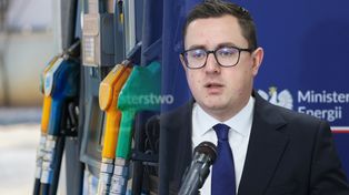 Rząd ruszył z pracą. Około południa cena maksymalna paliw na następny dzień