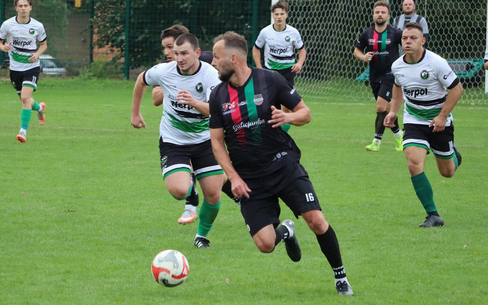Piłkarska okręgówka, Oświęcim: LKS Jawiszowice - Skawa Wadowice 0:4.