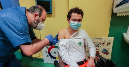 Koronawirus. Włochy: ponad 100 tysięcy zaszczepionych poza kolejnością