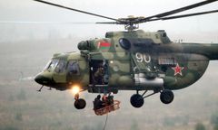 Mi-8 i Mi-24 Białorusi przy Białowieży. Apel gen. Skrzypczaka
