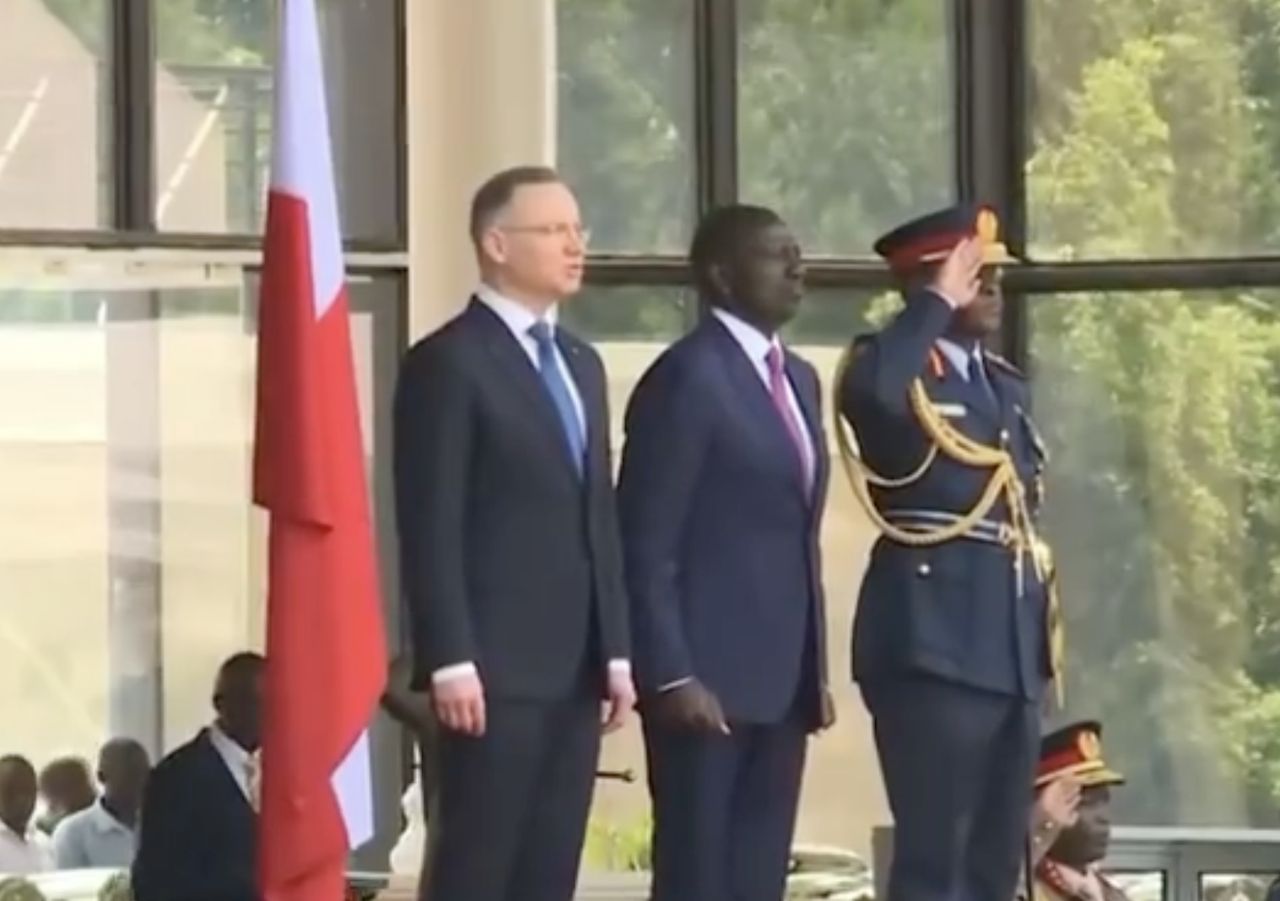 Prezydent Duda w Afryce. Przywitany nietypowym wykonaniem polskiego hymnu
