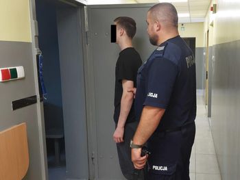 Grodzisk Mazowiecki: Policyjny pościg na autostradzie A2. Młody Ukrainiec uciekał, bo nie miał uprawnień do kierowania