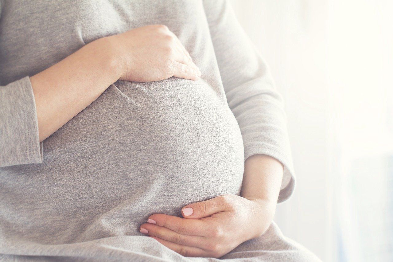 Koronawirus u kobiet w ciąży. Wyniki badań zaskakują
