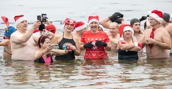 Piecki: Morsy już w świątecznych nastrojach. Mamy zdjęcia z niedzielnej kąpieli