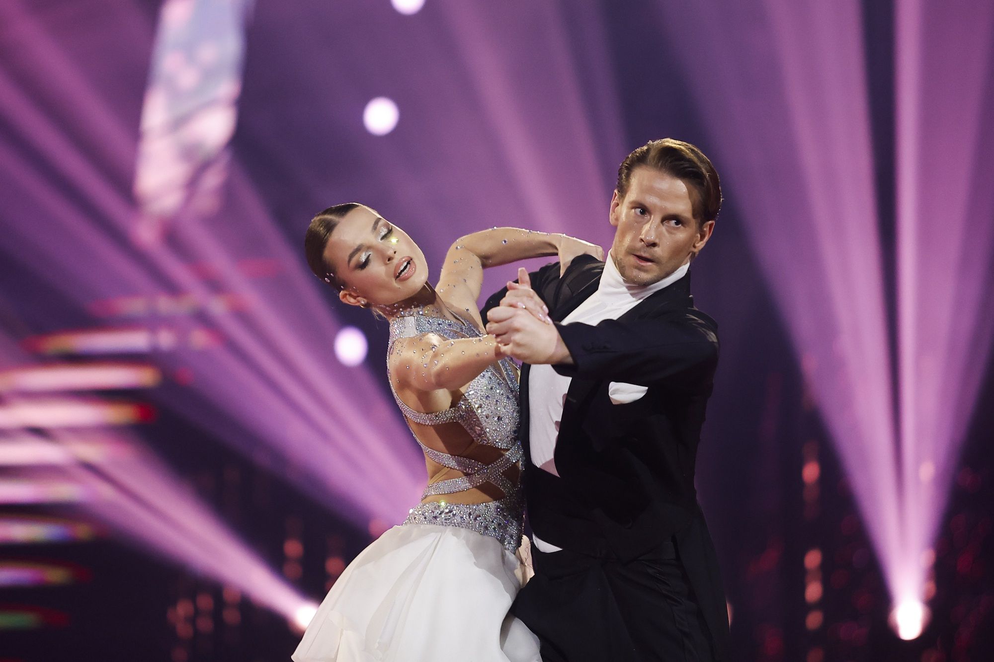 Sebastian Fabijański i Julia Suryś w "TzG"