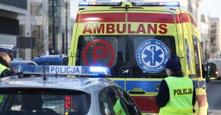 Nie żyje dwuletnie dziecko. Tragedia na parkingu przed supermarketem