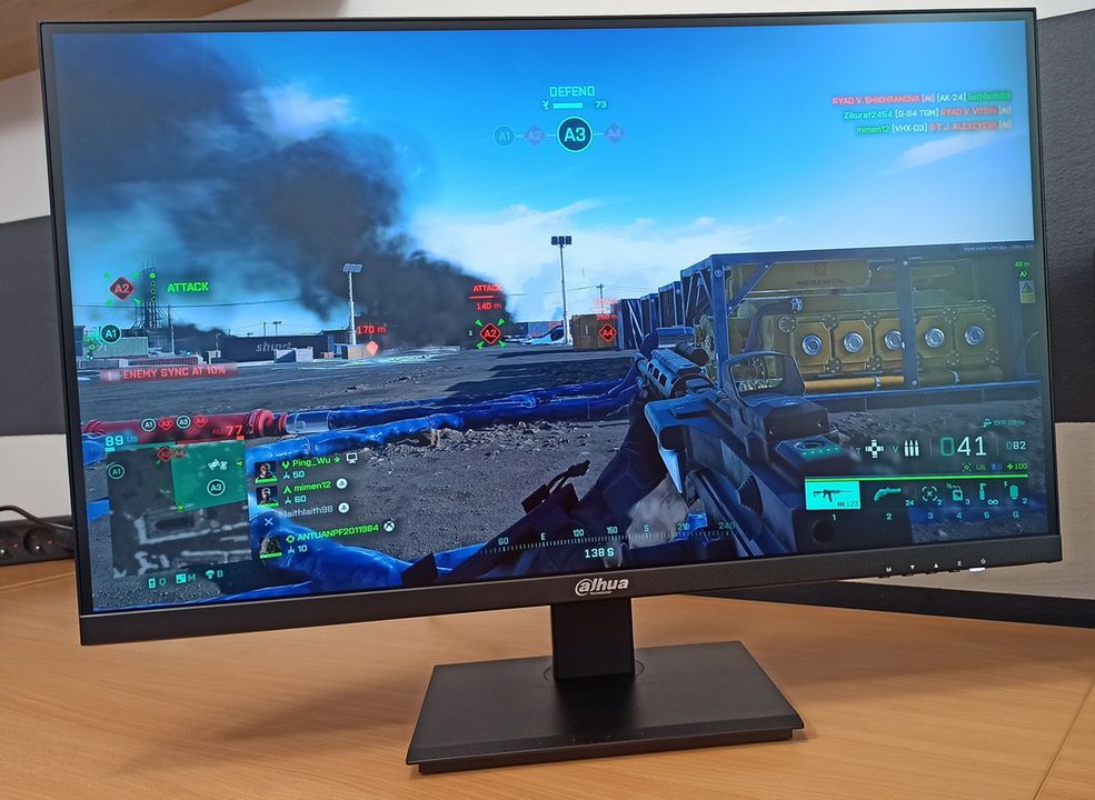 Monitor niby do ogólnego użytku choćby w biurze a gaming wychodzi mu naprawdę dobrze.