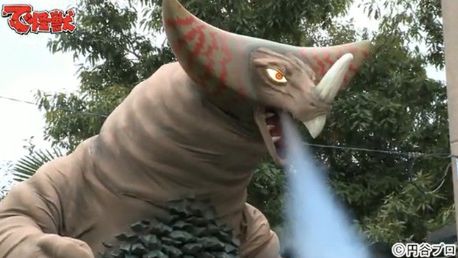 Niesamowity animatroniczny kostium Gomory (wideo) 1