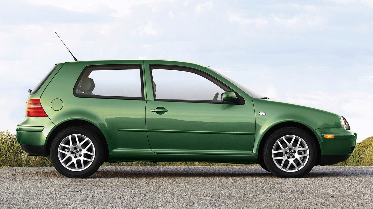 Ma już 20 lat, ale jego popularność wciąż jest ogromna. Nie tylko na drogach, lecz także w ogłoszeniach. Co jest tajemnicą takiego sukcesu?