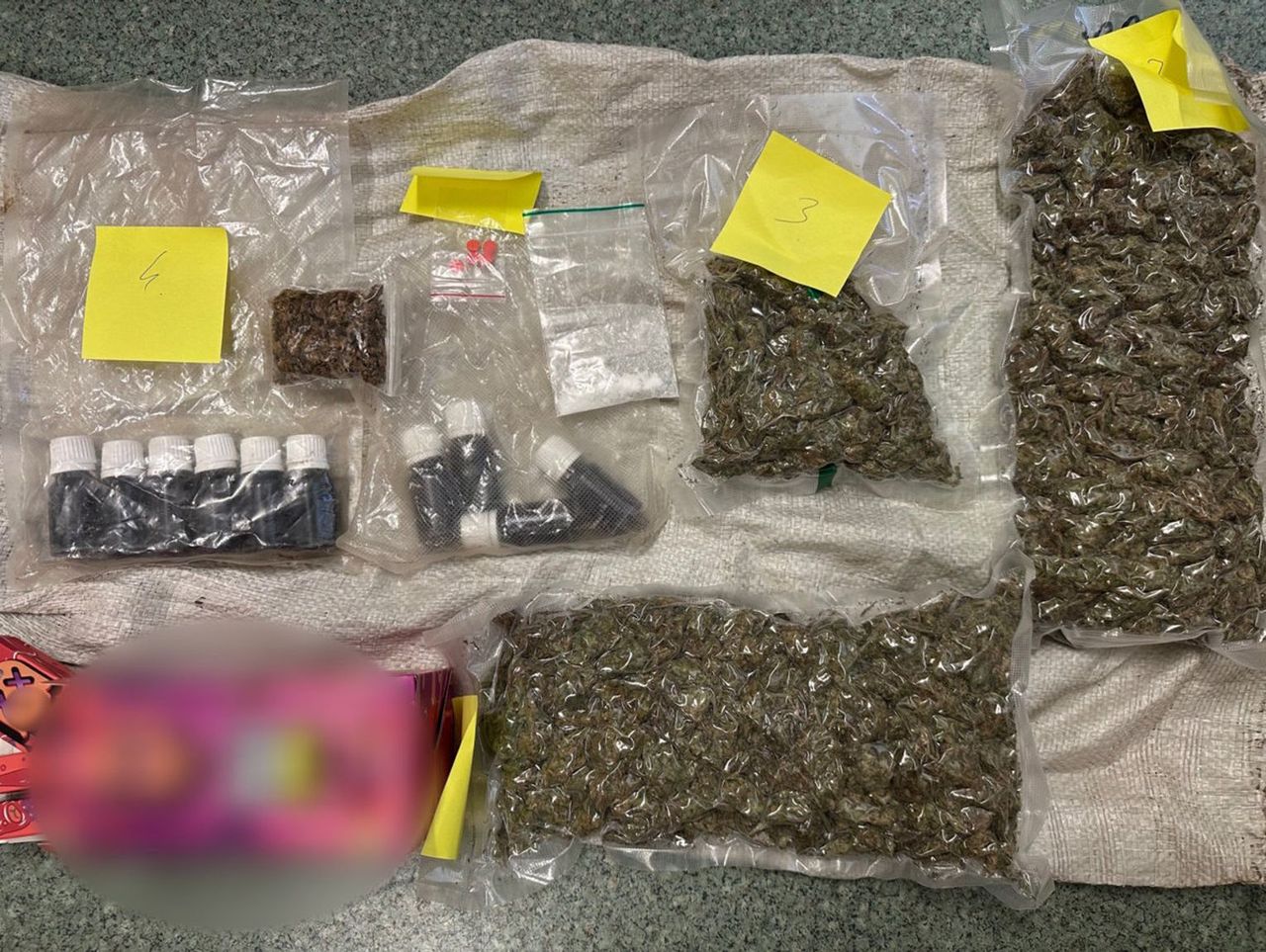 Wielkopolskie: Rodzina rolników ukrywała znaczne ilości narkotyków