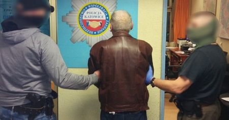 Katowice. 58-latek przebrał się za księdza i okradł plebanię