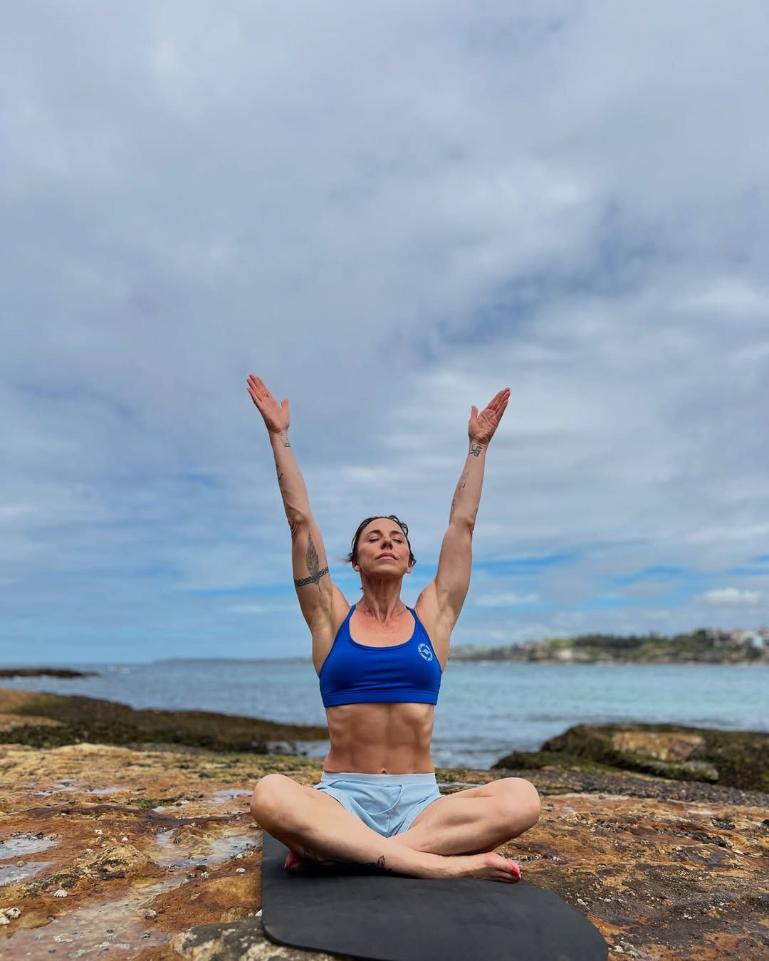 Mel C i jej wyrzeźbiony brzuch