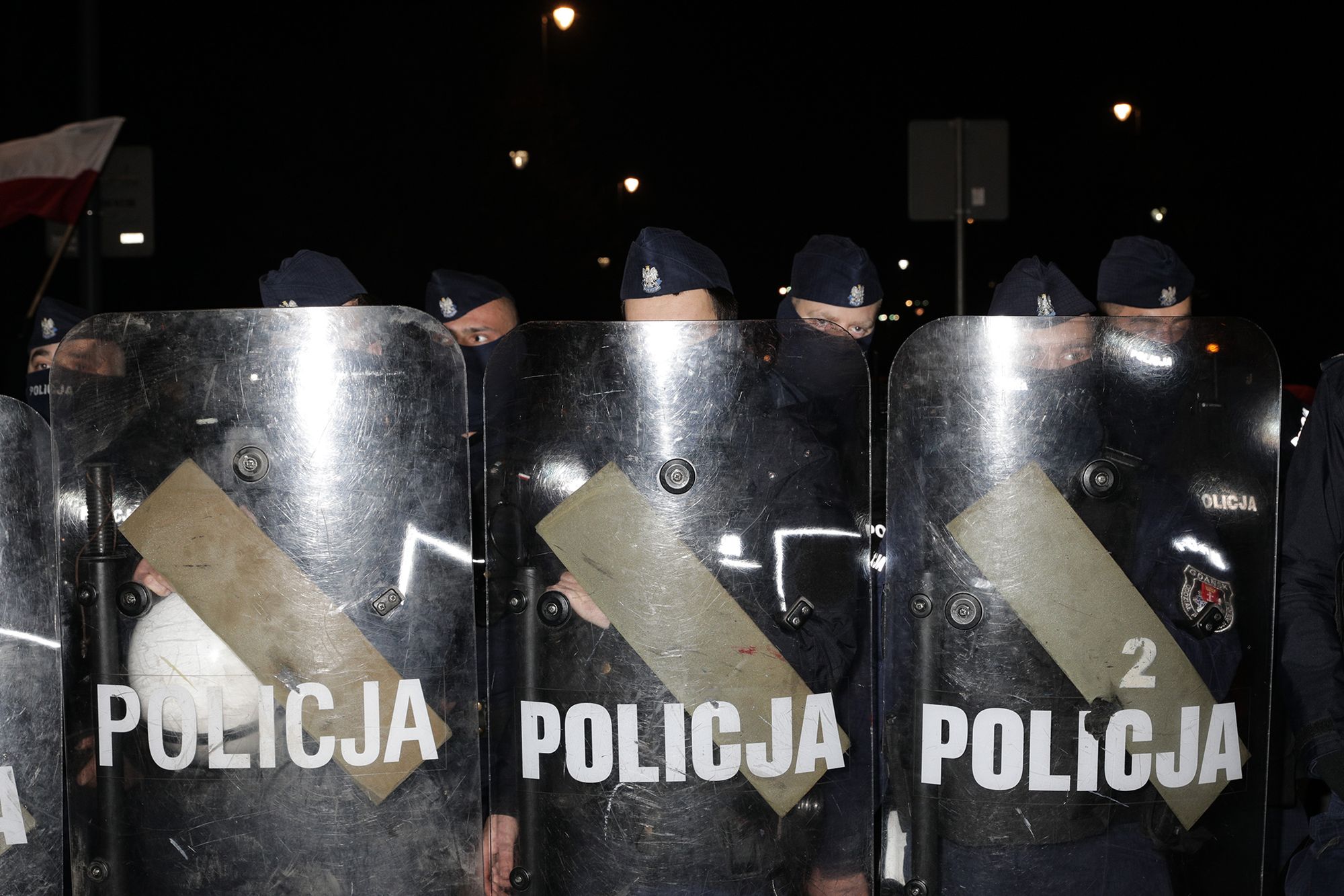 Zdjęcie dnia. Sejm zablokowany przez Strajk Kobiet. Policja zatrzymuje protestujących 4